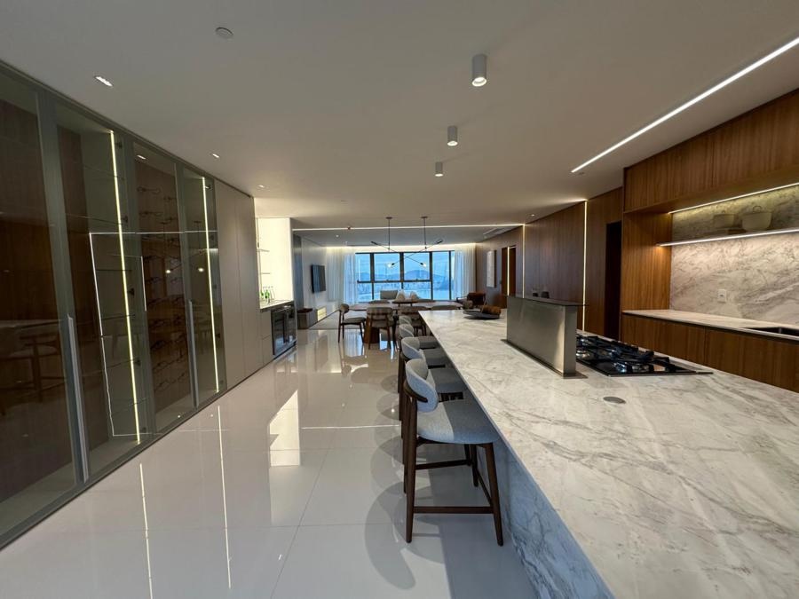 Apartamento no Ed. Yachthouse by Pininfarina na Barra Sul em Balneário Camboriú - foto 14