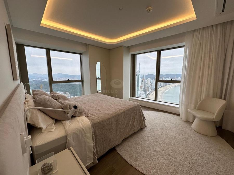 Apartamento no Ed. Yachthouse by Pininfarina na Barra Sul em Balneário Camboriú - foto 24