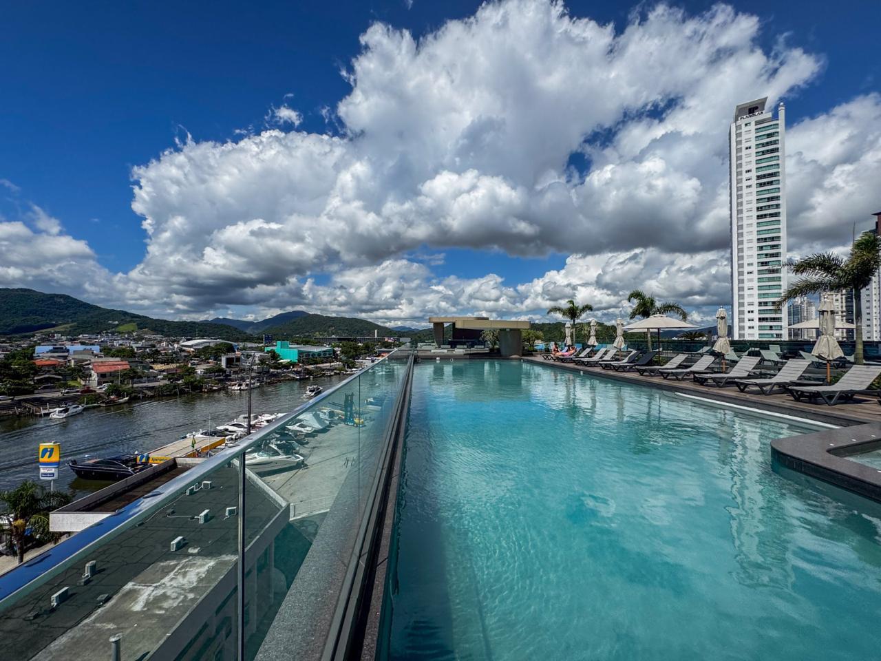 Apartamento no Ed. Yachthouse by Pininfarina na Barra Sul em Balneário Camboriú - foto 37