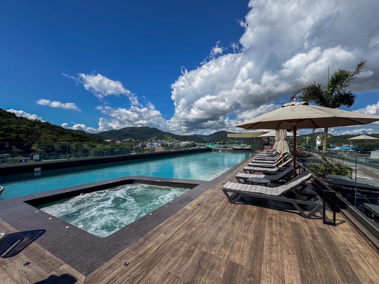 Apartamento no Ed. Yachthouse by Pininfarina na Barra Sul em Balneário Camboriú - foto 41