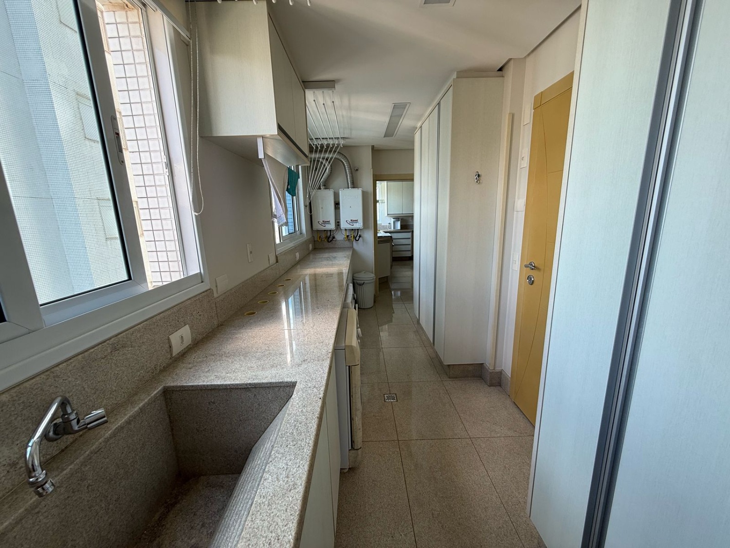 Apartamento frente mar no Ed. Costão da Barra em Balneário Camboriú - foto 15