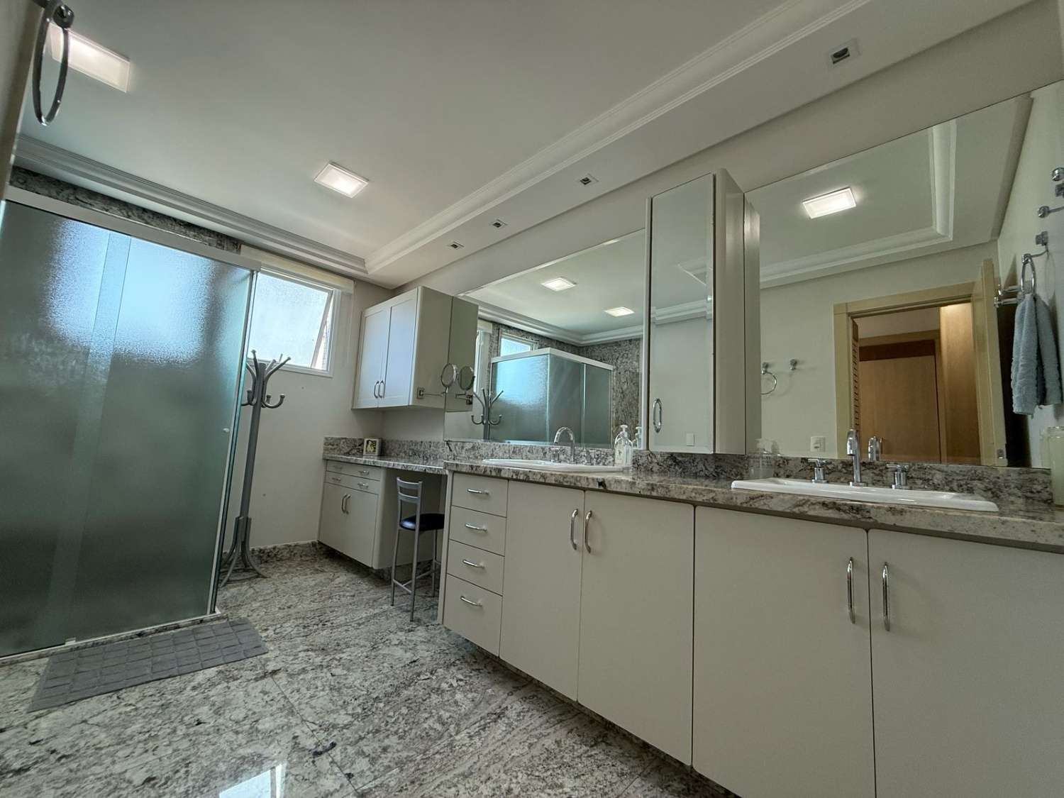 Apartamento frente mar no Ed. Costão da Barra em Balneário Camboriú - foto 20