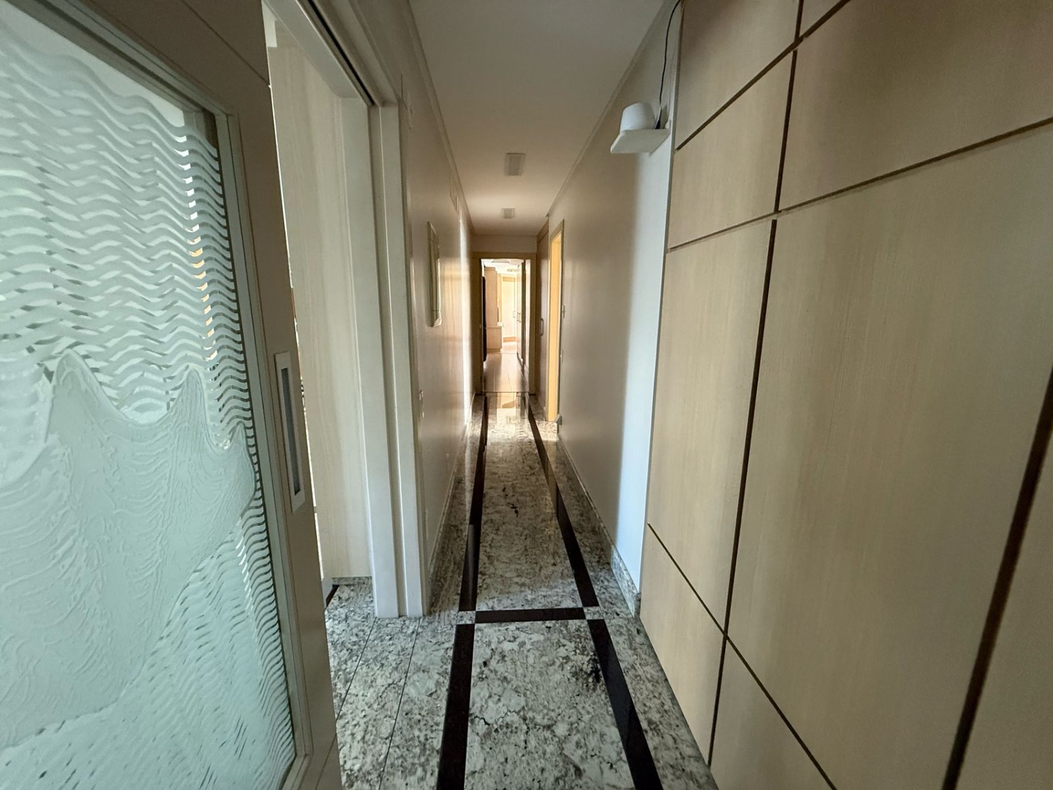 Apartamento frente mar no Ed. Costão da Barra em Balneário Camboriú - foto 33