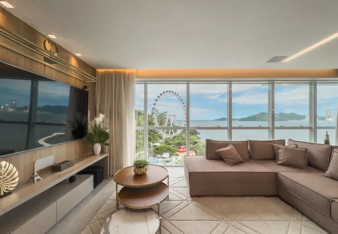 Apartamento no Ed. Sky Tower em Balneário Camboriú de frente para o mar - foto 2