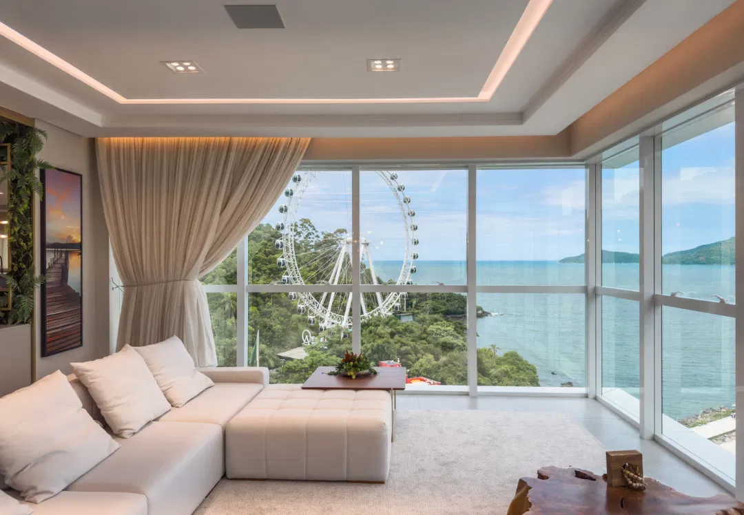 Apartamento no Ed. Sky Tower em Balneário Camboriú de frente para o mar - foto 8