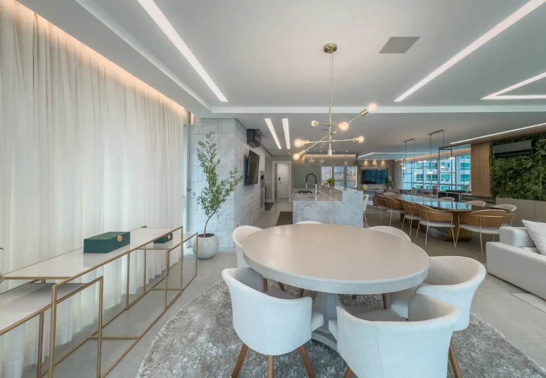Apartamento no Ed. Sky Tower em Balneário Camboriú de frente para o mar - foto 17