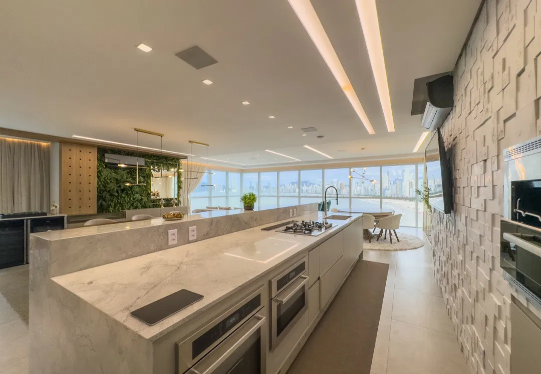 Apartamento no Ed. Sky Tower em Balneário Camboriú de frente para o mar - foto 21