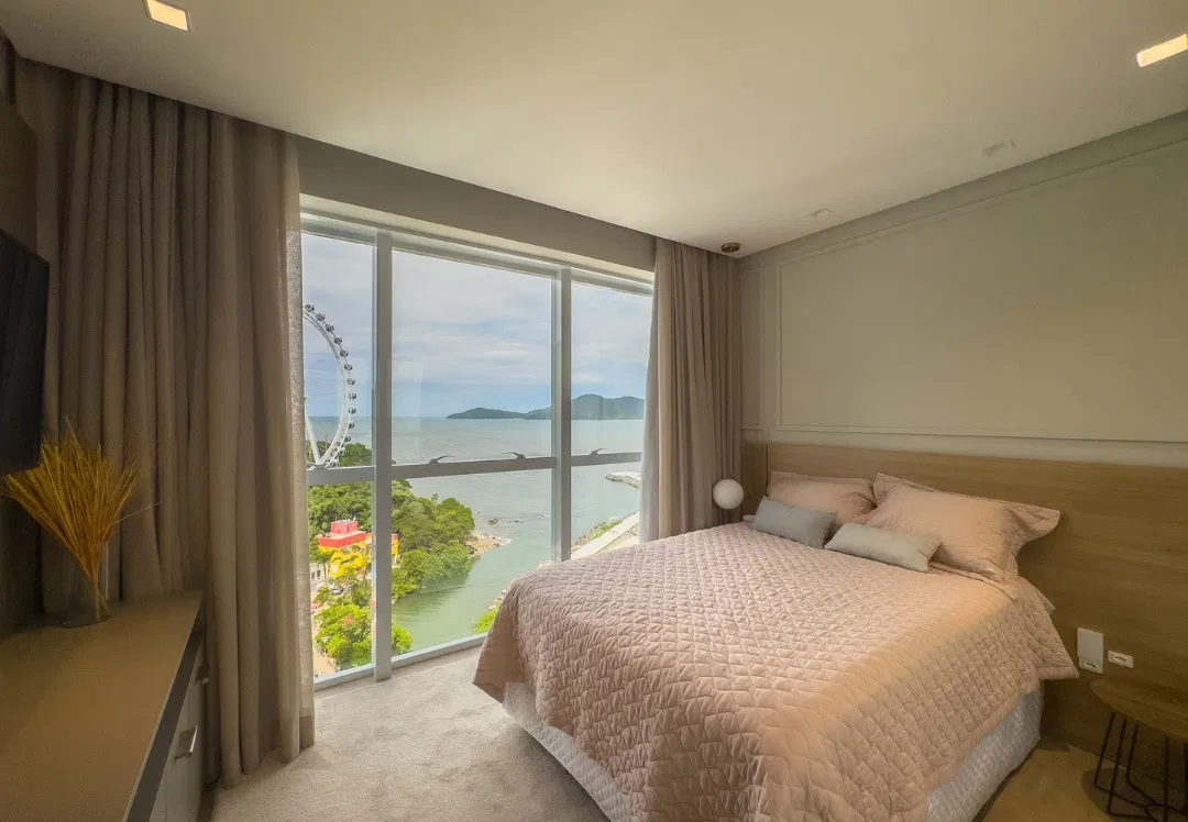 Apartamento no Ed. Sky Tower em Balneário Camboriú de frente para o mar - foto 22
