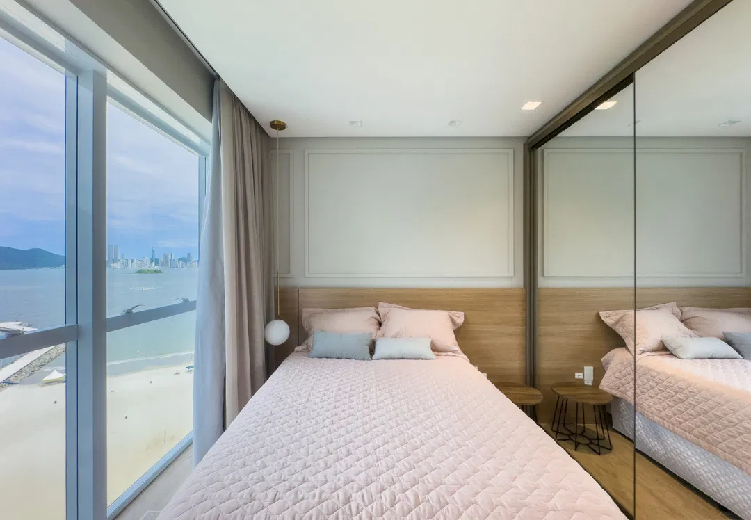 Apartamento no Ed. Sky Tower em Balneário Camboriú de frente para o mar - foto 23