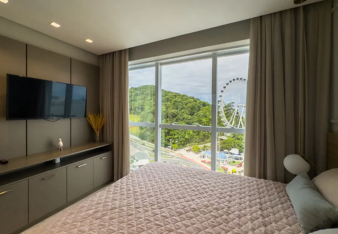 Apartamento no Ed. Sky Tower em Balneário Camboriú de frente para o mar - foto 24