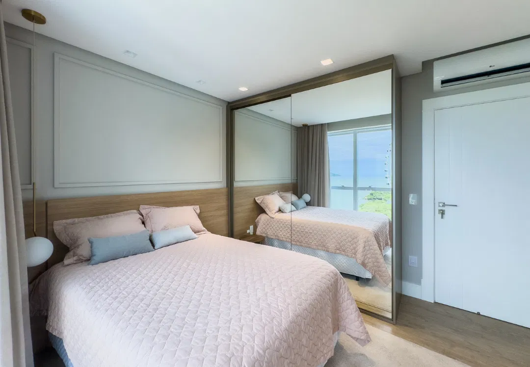 Apartamento no Ed. Sky Tower em Balneário Camboriú de frente para o mar - foto 25