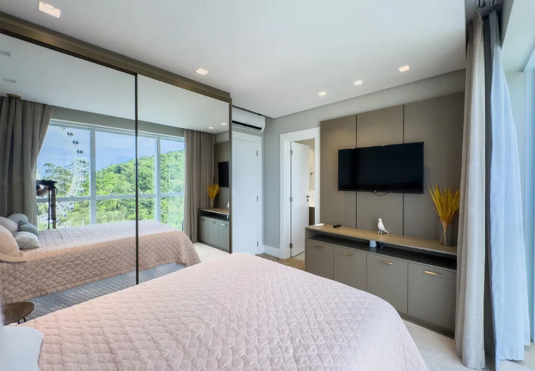 Apartamento no Ed. Sky Tower em Balneário Camboriú de frente para o mar - foto 26