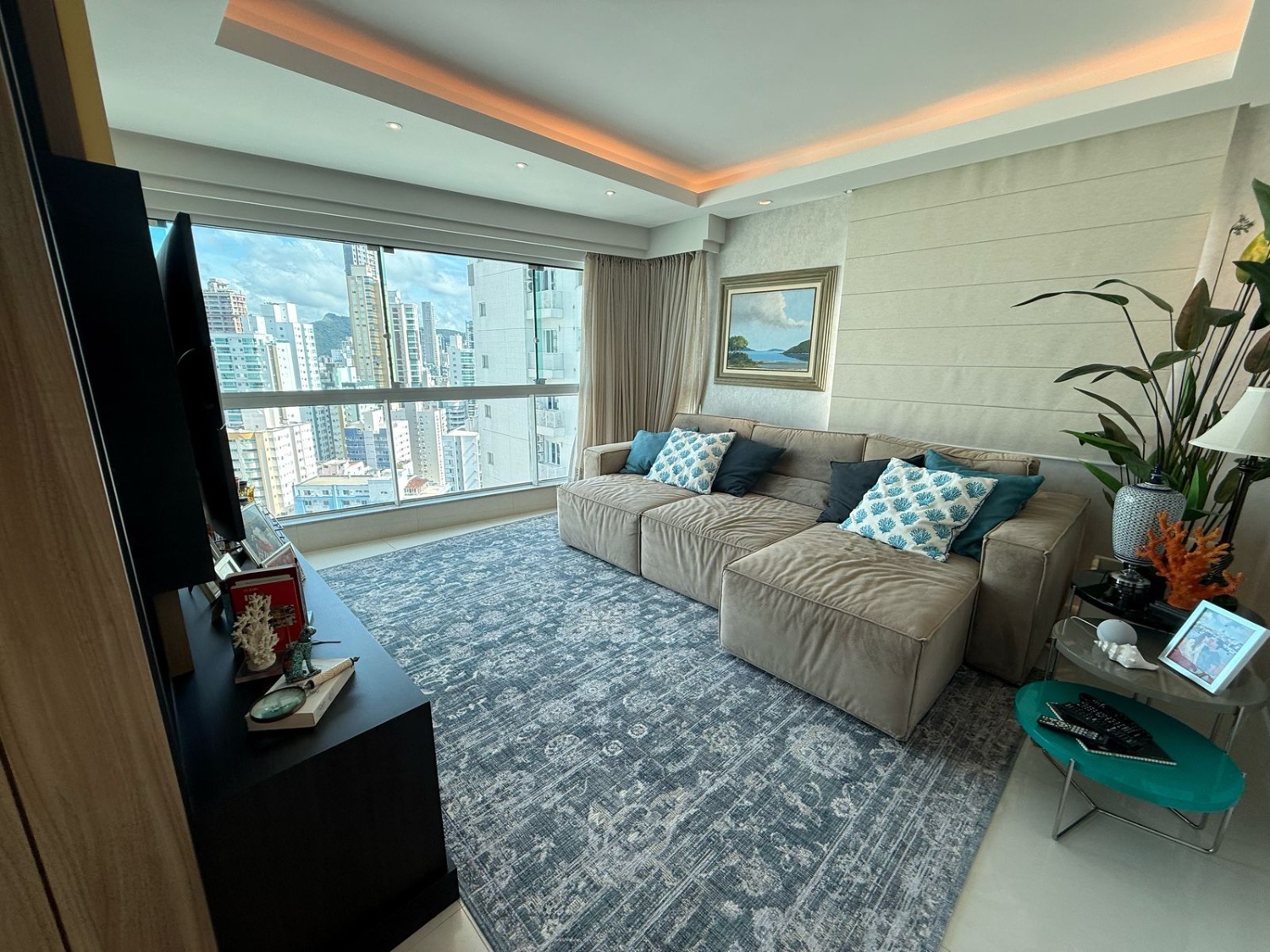 Apartamento à venda no Edifício Ilha de Symi no Centro de Balneário Camboriú