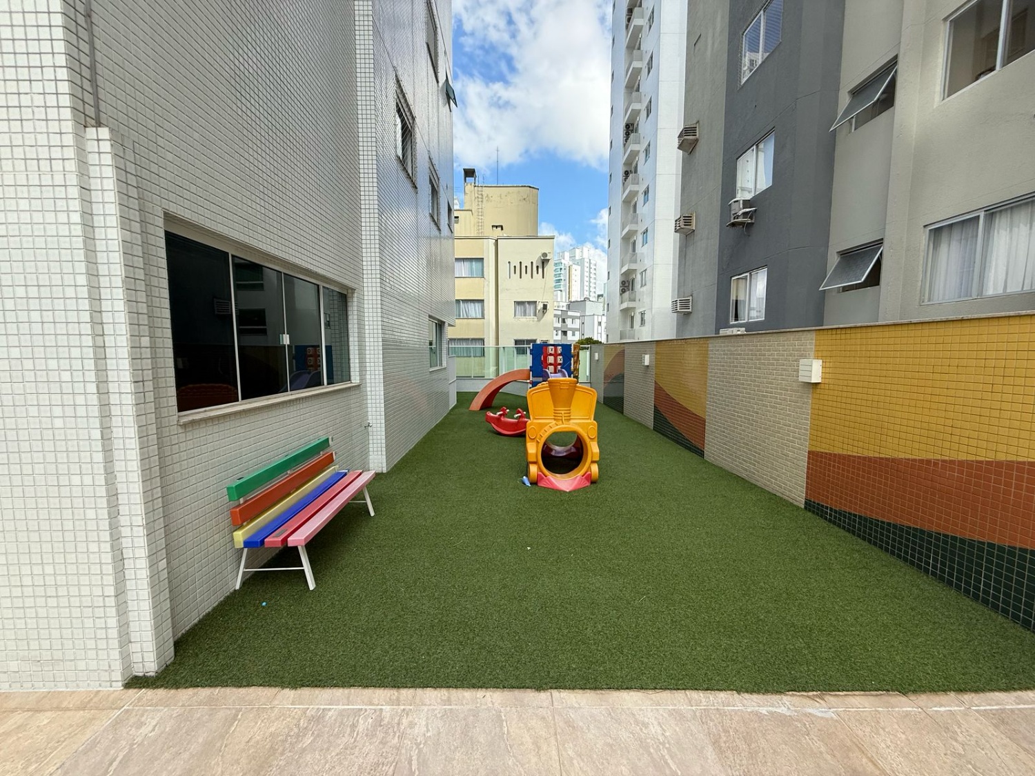 Apartamento à venda no Edifício Ilha de Symi no Centro de Balneário Camboriú - foto 30
