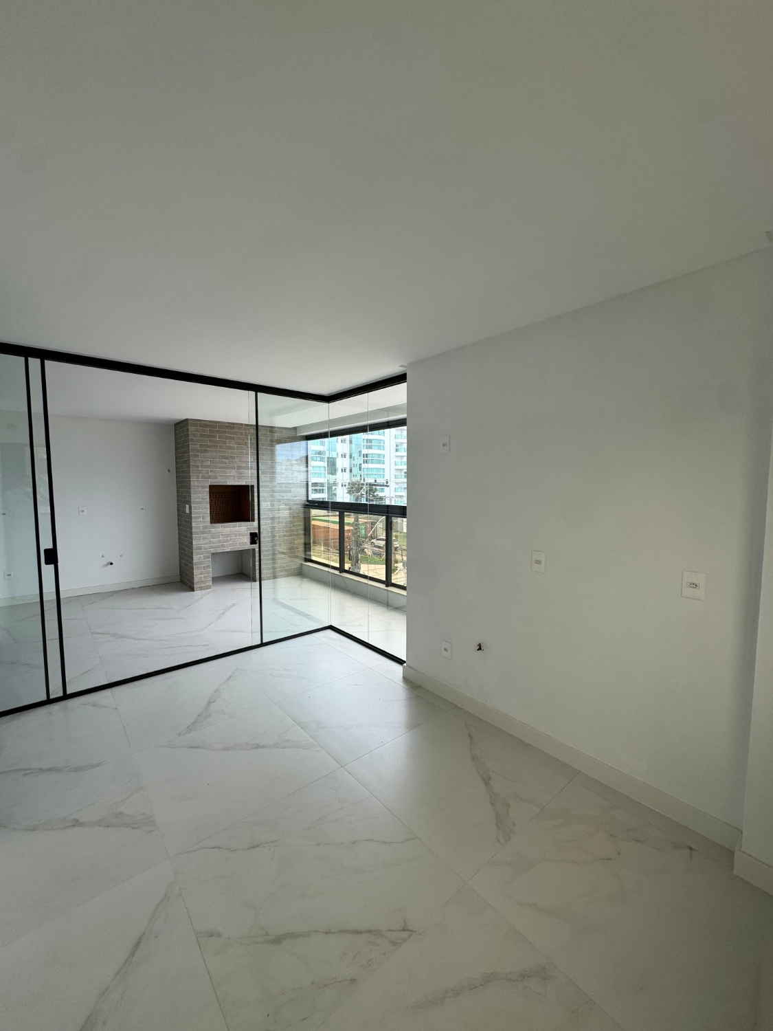Apartamento à venda no Edifício Surfers Paradise na Praia Brava em Itajaí