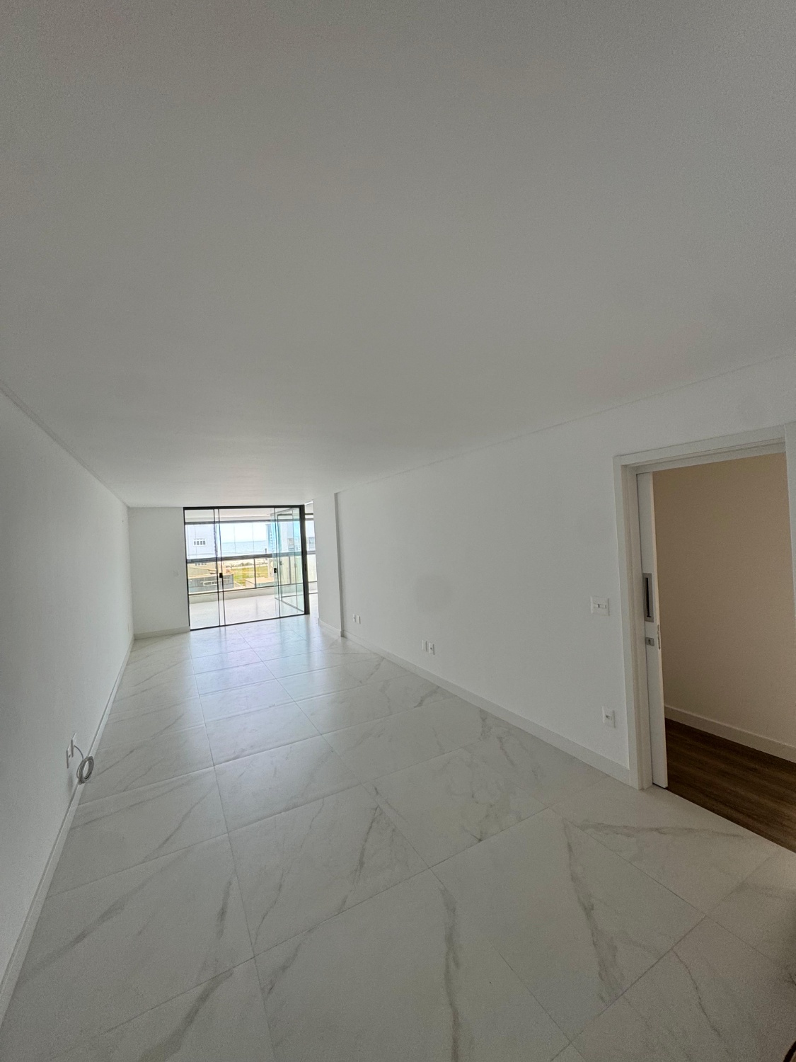 Apartamento à venda no Edifício Surfers Paradise na Praia Brava em Itajaí