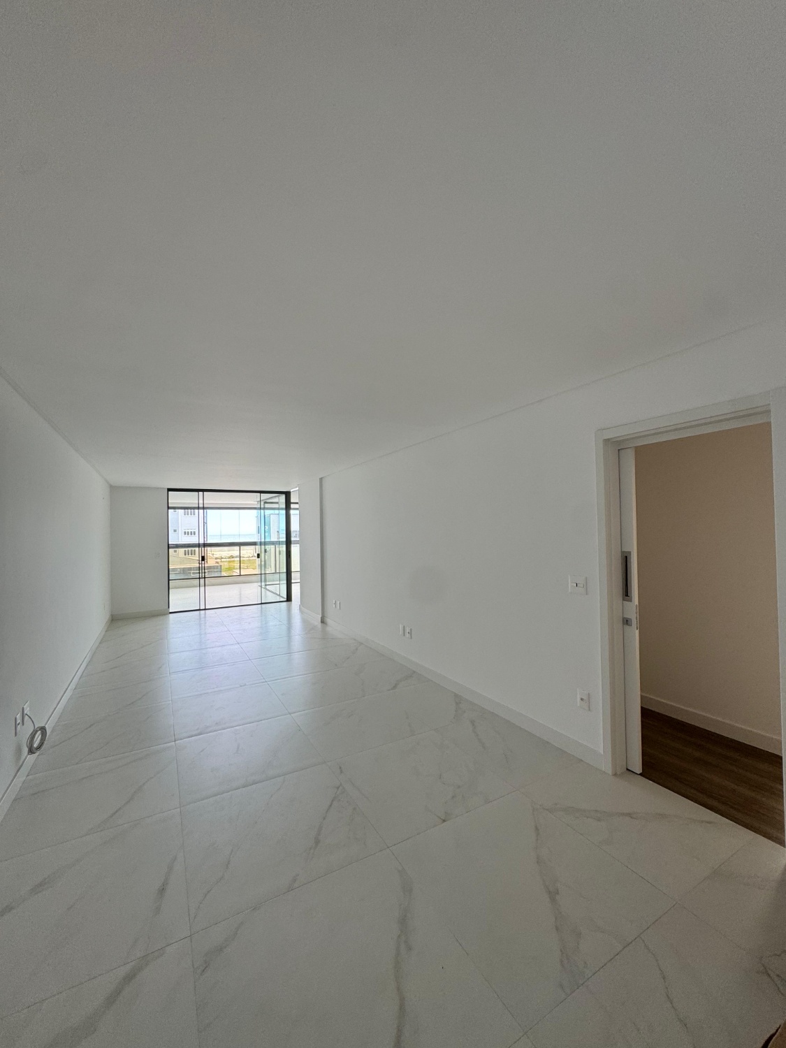 Apartamento à venda no Edifício Surfers Paradise na Praia Brava em Itajaí