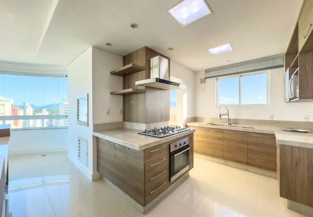 Apartamento à venda no Edifício Torre D'Veneza no Centro de Balneário Camboriú