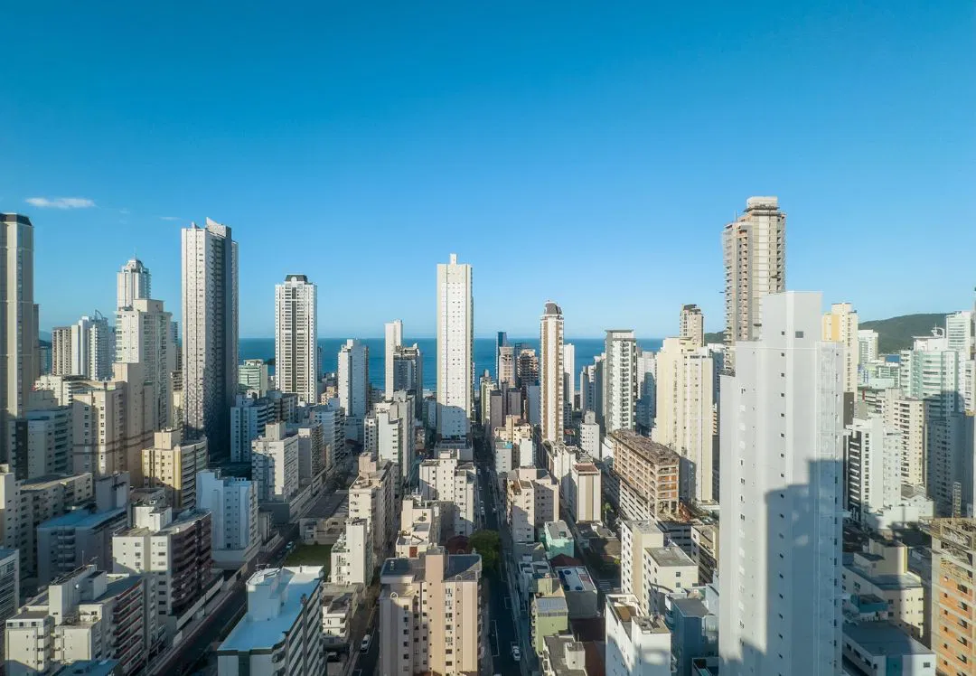 Apartamento à venda no Edifício Torre D'Veneza no Centro de Balneário Camboriú