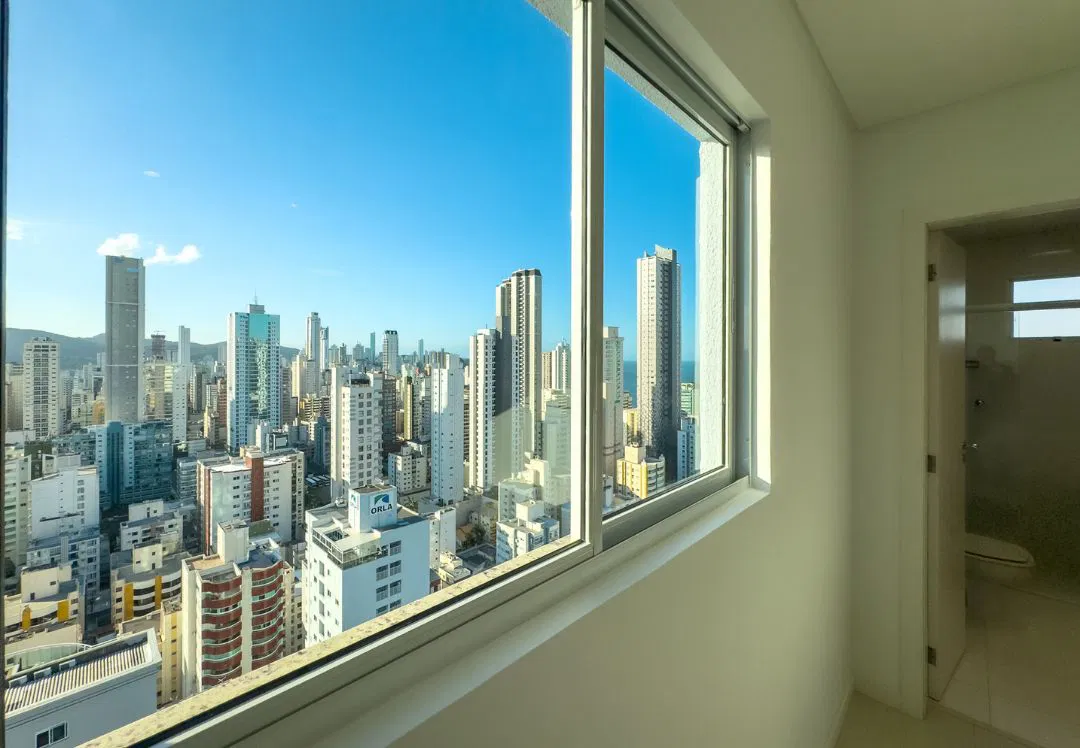 Apartamento à venda no Edifício Torre D'Veneza no Centro de Balneário Camboriú - foto 31