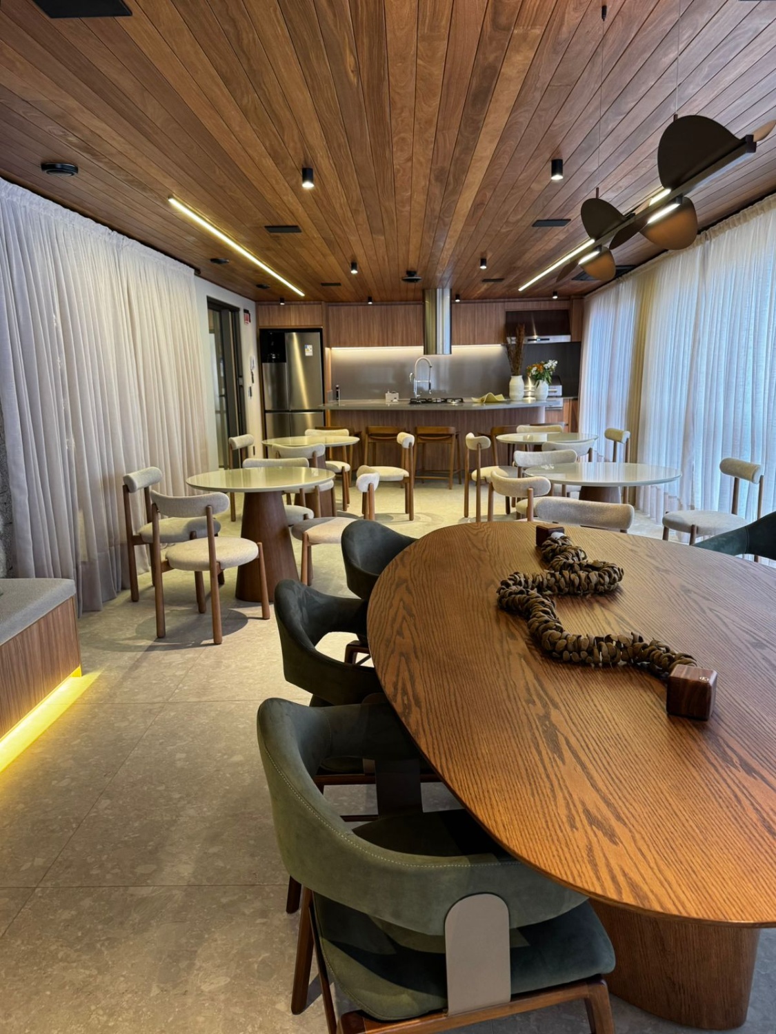 Apartamento no Ed. Brava Sixteen na Praia Brava - foto 13
