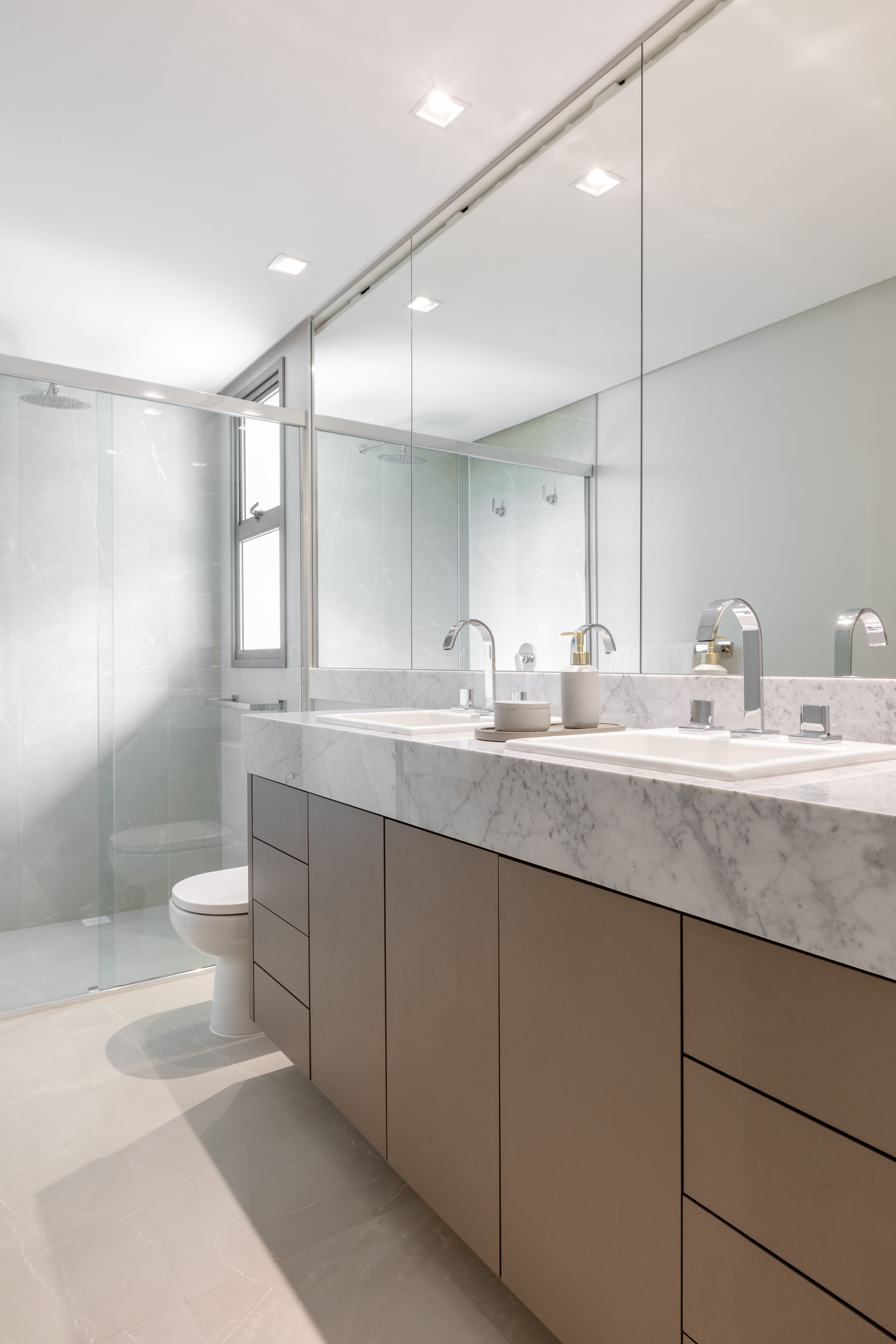 Apartamento Mobiliado no Ed. Charmant Residence em Balneário Camboriú