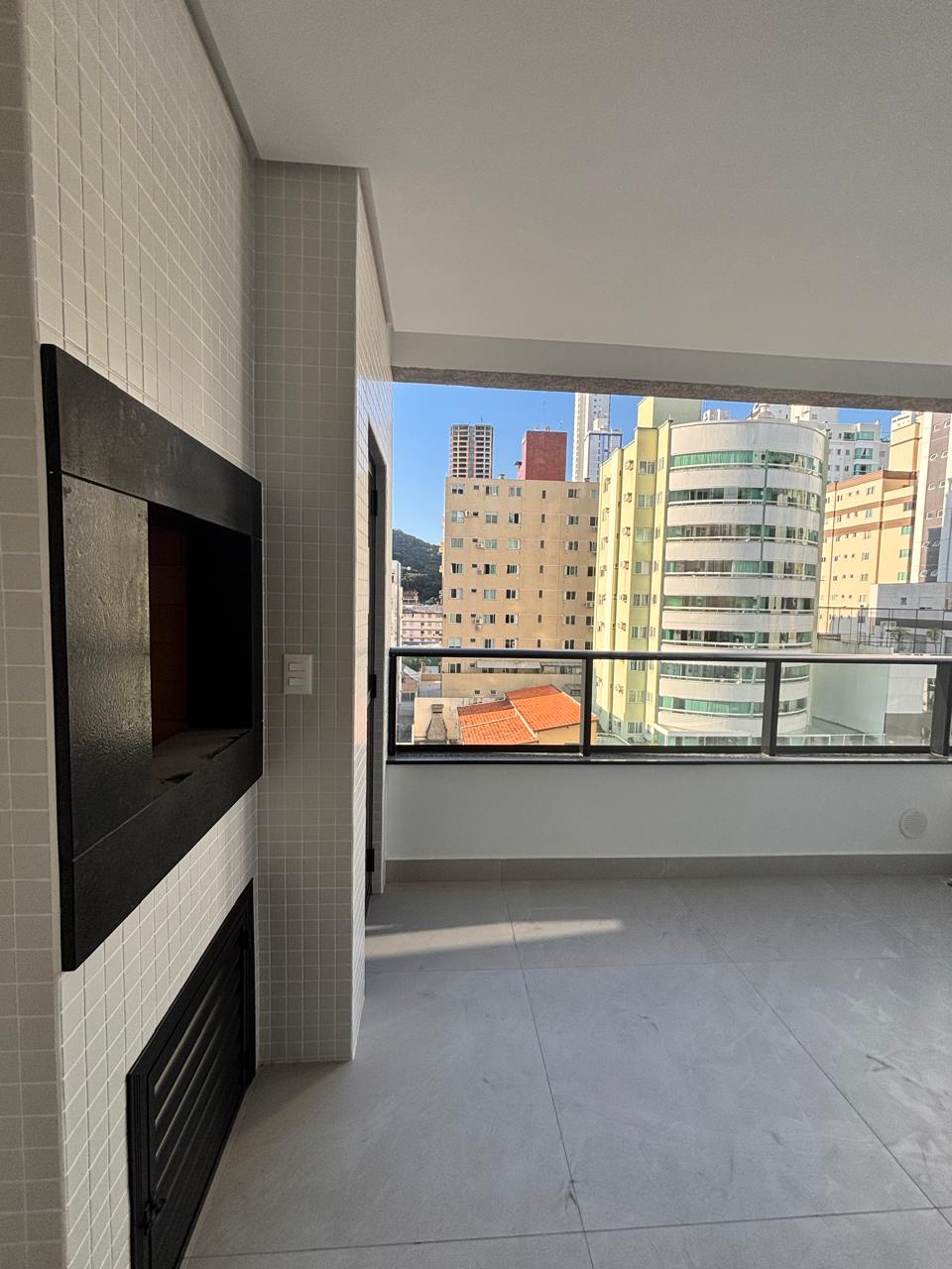 Apartamento no Edifício Torre de Booz em Balneário Camboriú