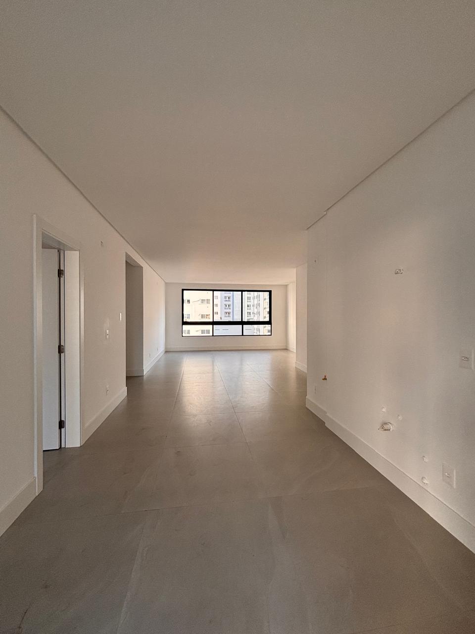 Apartamento no Edifício Torre de Booz em Balneário Camboriú - foto 2