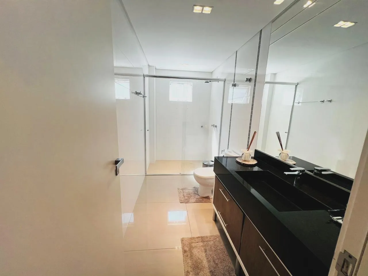 Apartamento Garden no Edifício Santorini em Meia Praia - foto 17