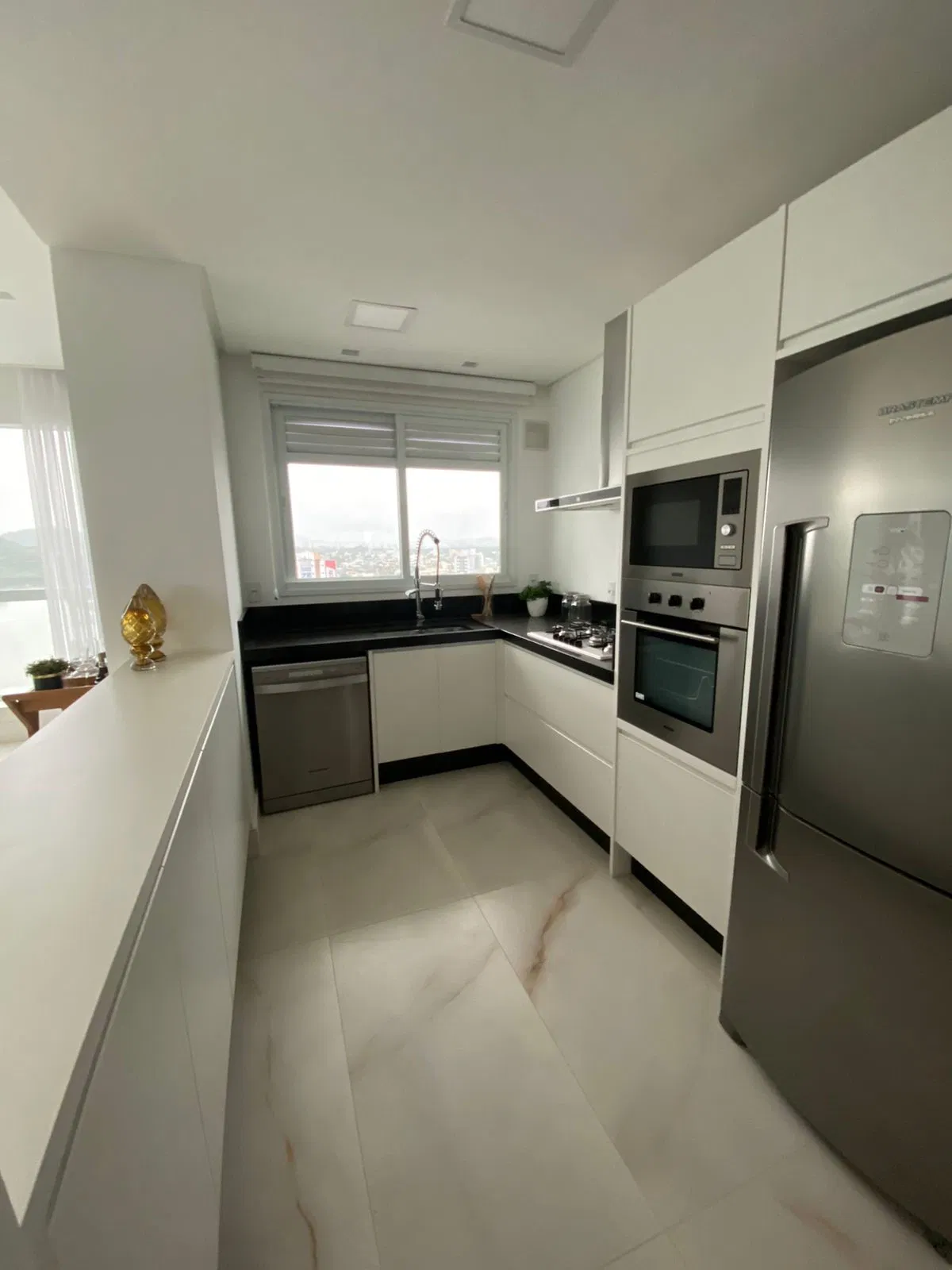 Apartamento no Ed. Pericó Residence em Balneário Camboriú - foto 33