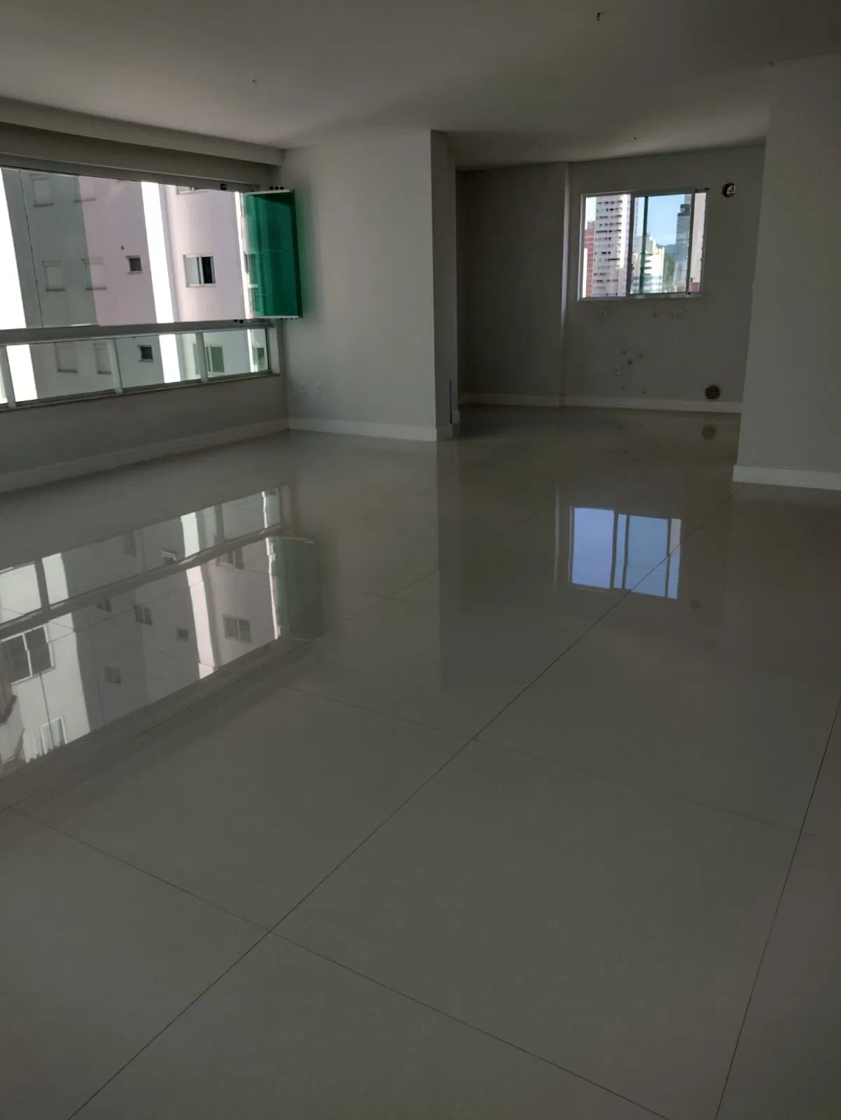 Apartamento no Edifício Cidade Jardim no Centro de Balneário Camboriú - foto 3