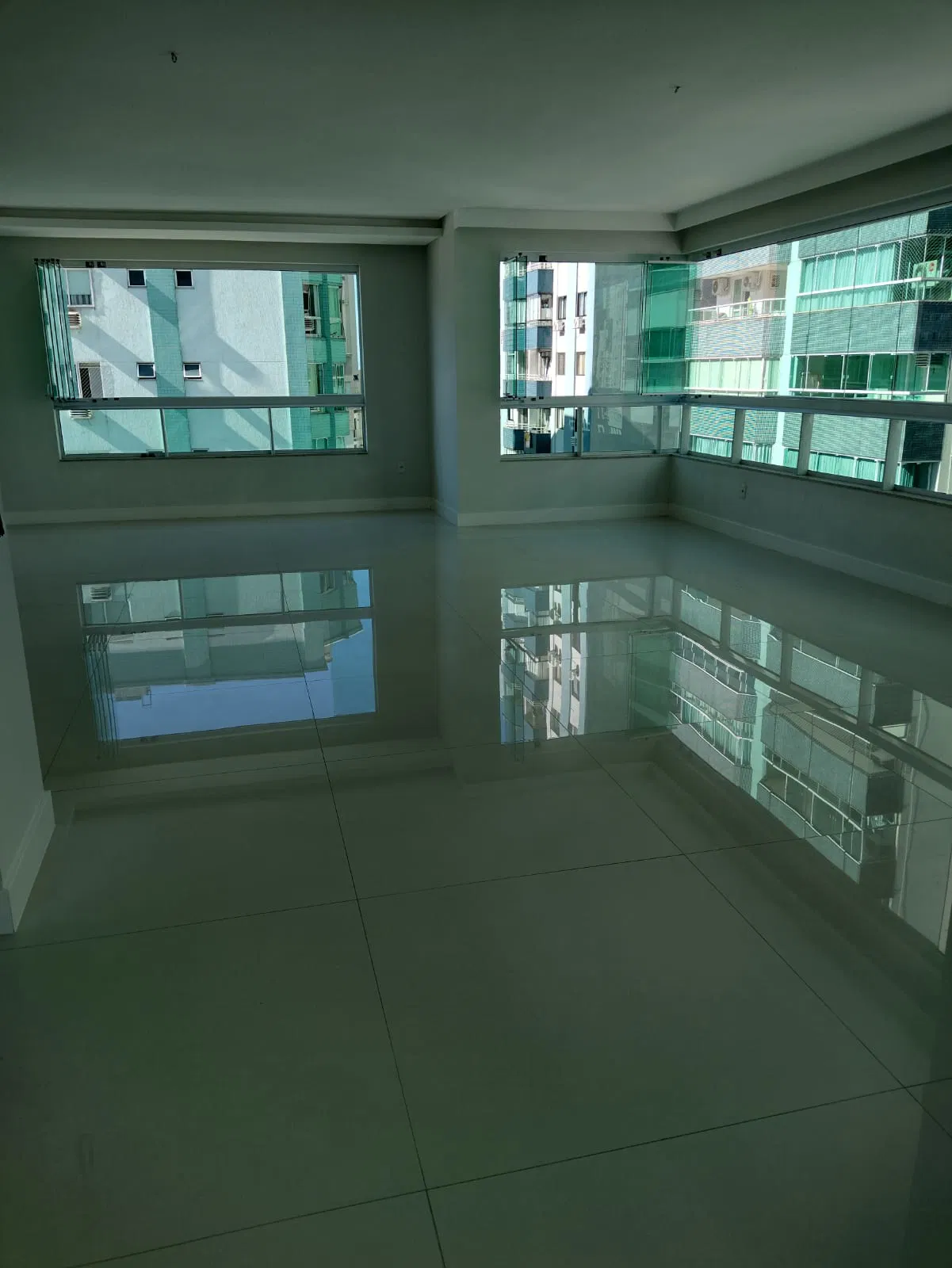 Apartamento no Edifício Cidade Jardim no Centro de Balneário Camboriú - foto 5