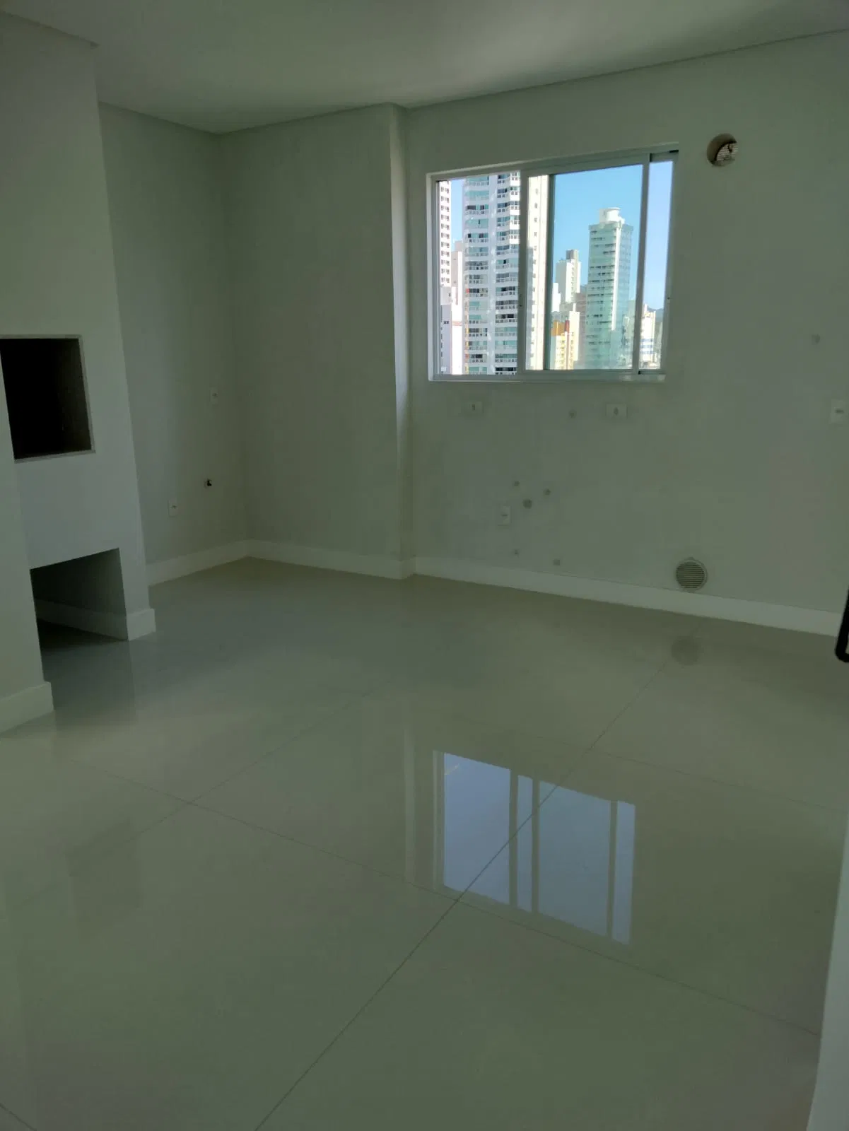 Apartamento no Edifício Cidade Jardim no Centro de Balneário Camboriú - foto 7
