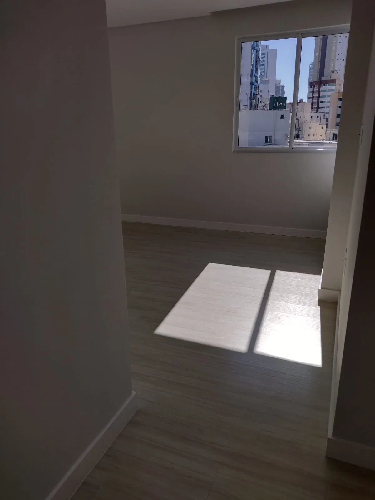 Apartamento no Edifício Cidade Jardim no Centro de Balneário Camboriú - foto 16