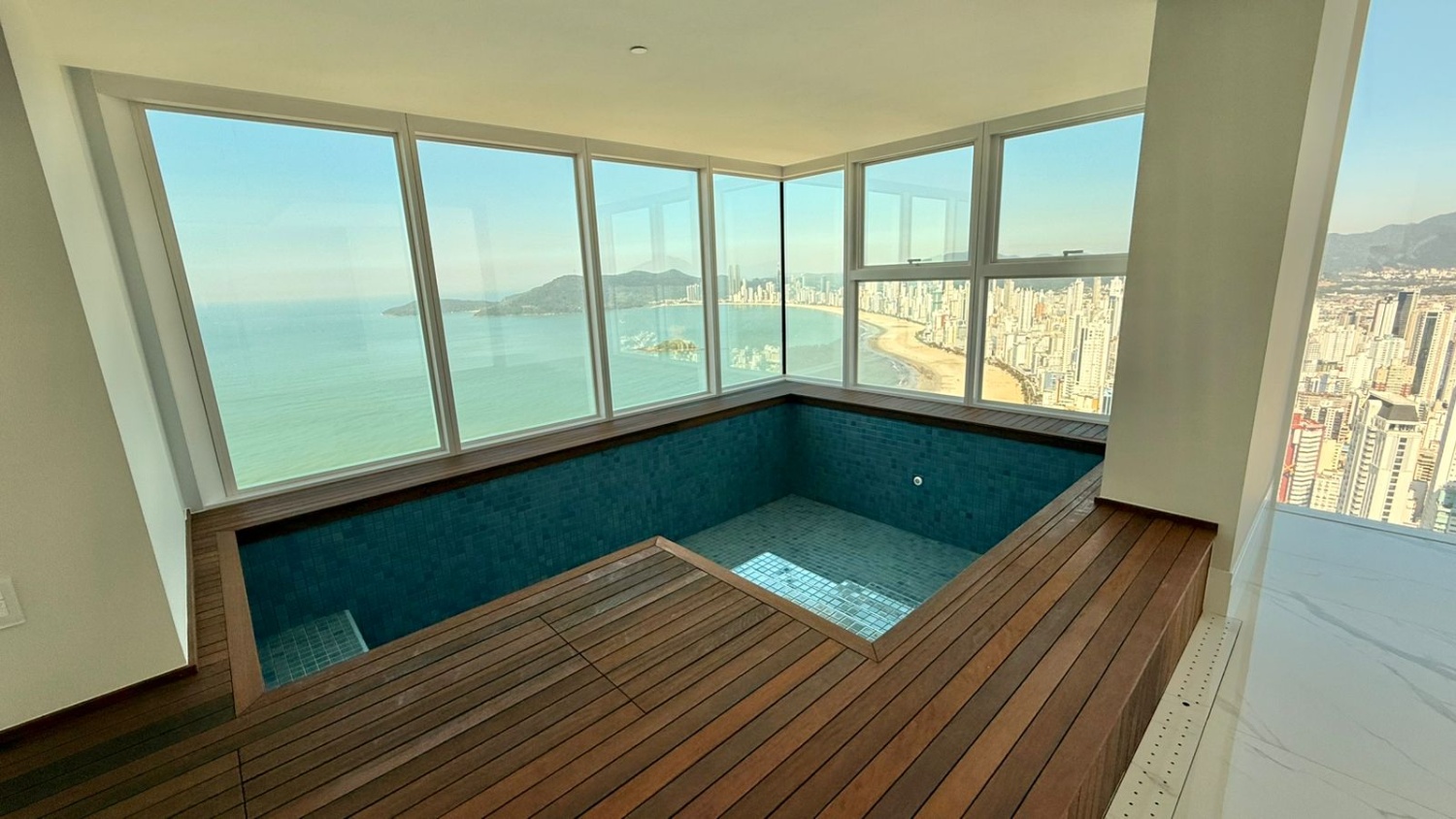 Apartamento no Edifício Boreal Tower na Barra Norte em Balneário Camboriú - foto 5