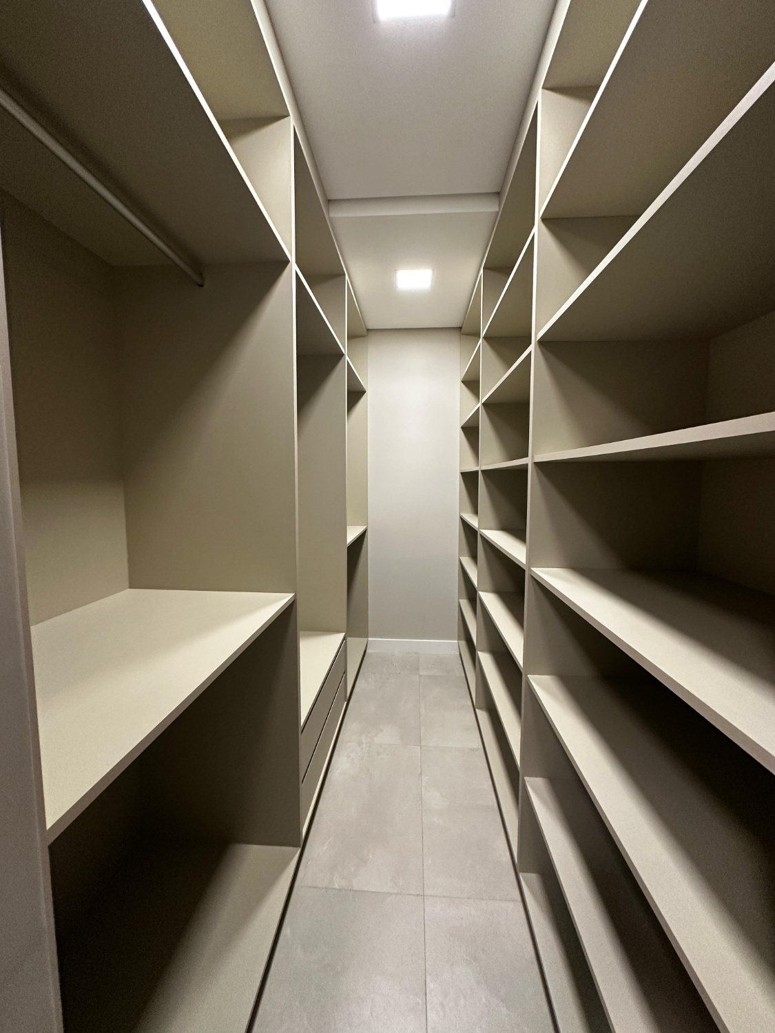 Apartamento no Ed. Granada em Balneário Camboriú - foto 17