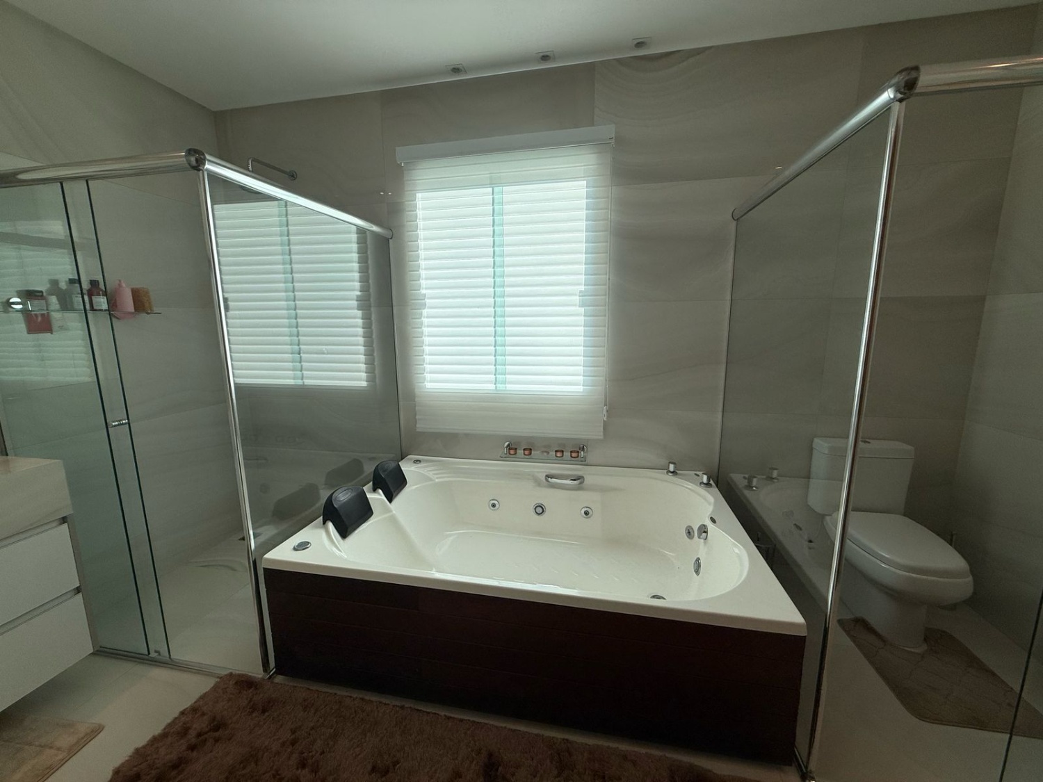 Casa na praia do Estaleiro em Balneário Camboriú - foto 9