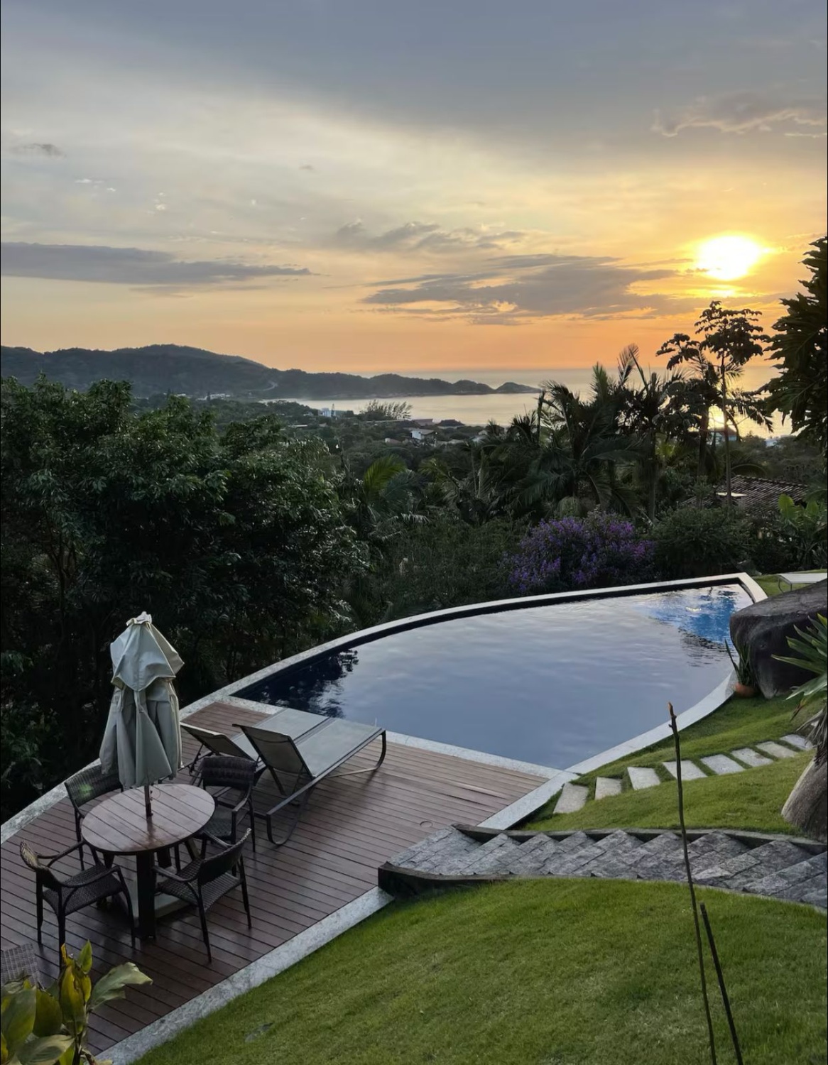 Casa na praia do Estaleiro em Balneário Camboriú - foto 16