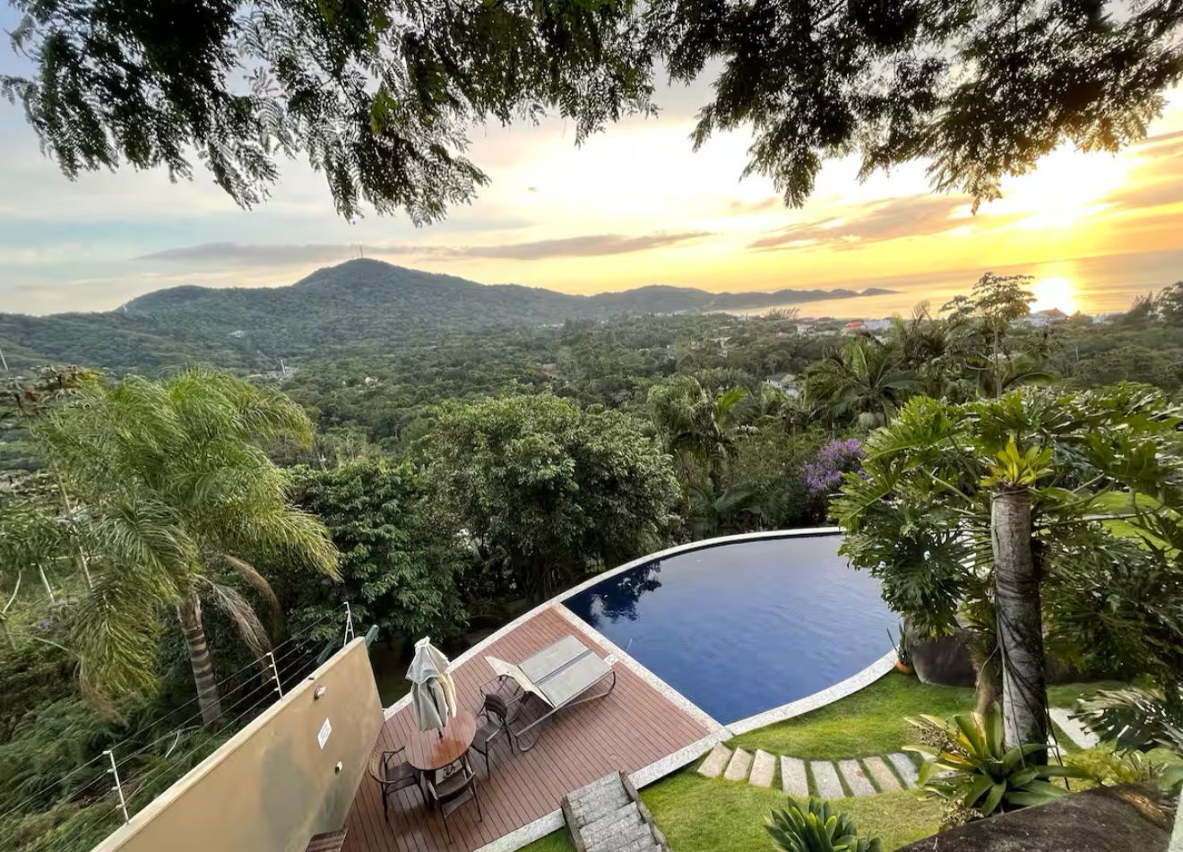 Casa na praia do Estaleiro em Balneário Camboriú - foto 17