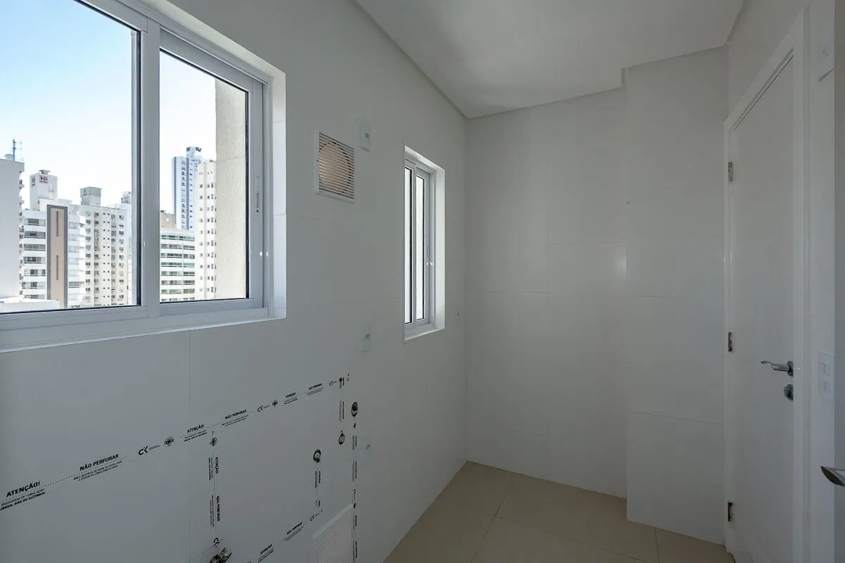 Apartamento no Ed. Salvatore Residenziale em Balneário Camboriú - foto 27