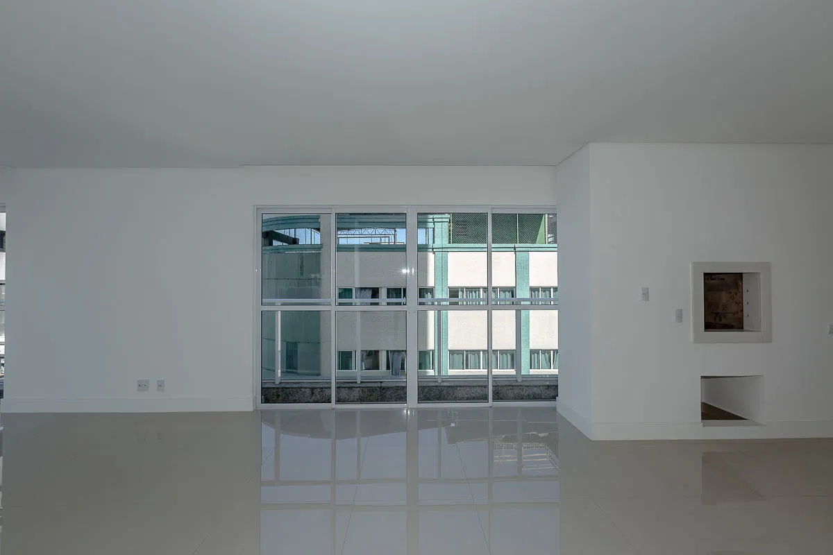 Apartamento no Ed. Salvatore Residenziale em Balneário Camboriú - foto 29