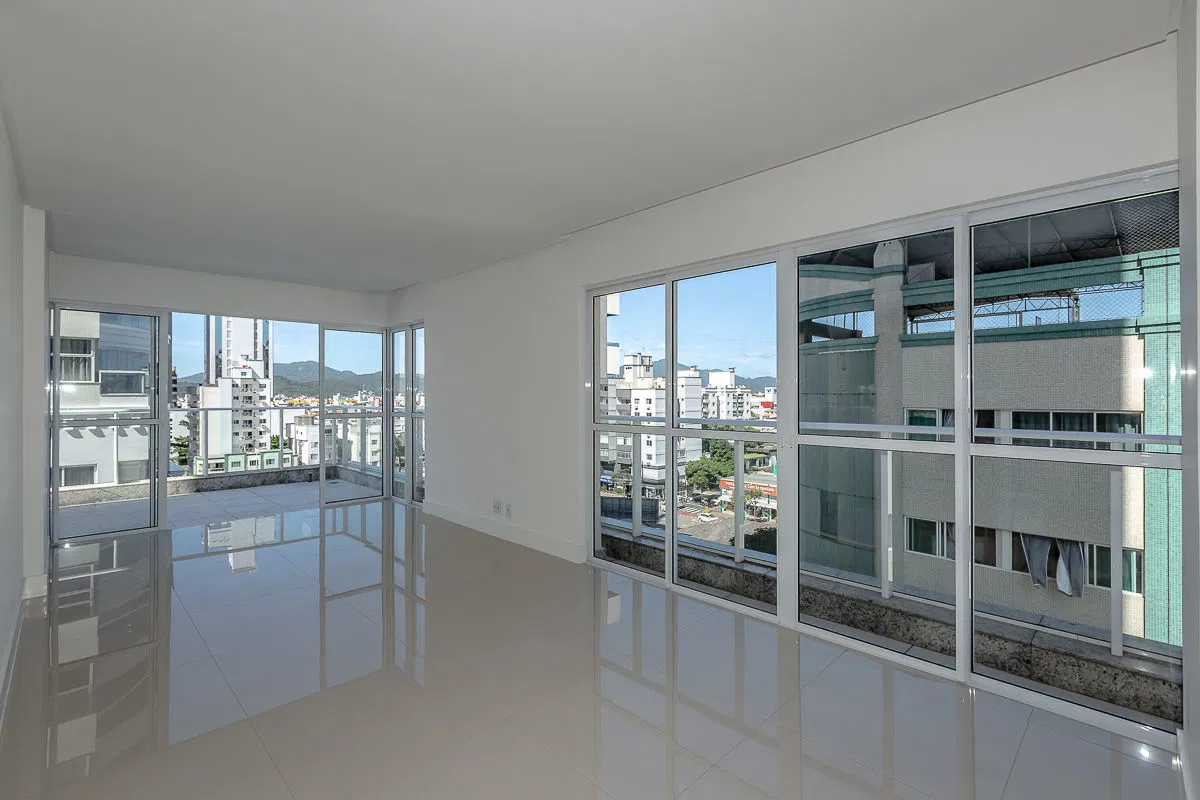 Apartamento no Ed. Salvatore Residenziale em Balneário Camboriú - foto 30