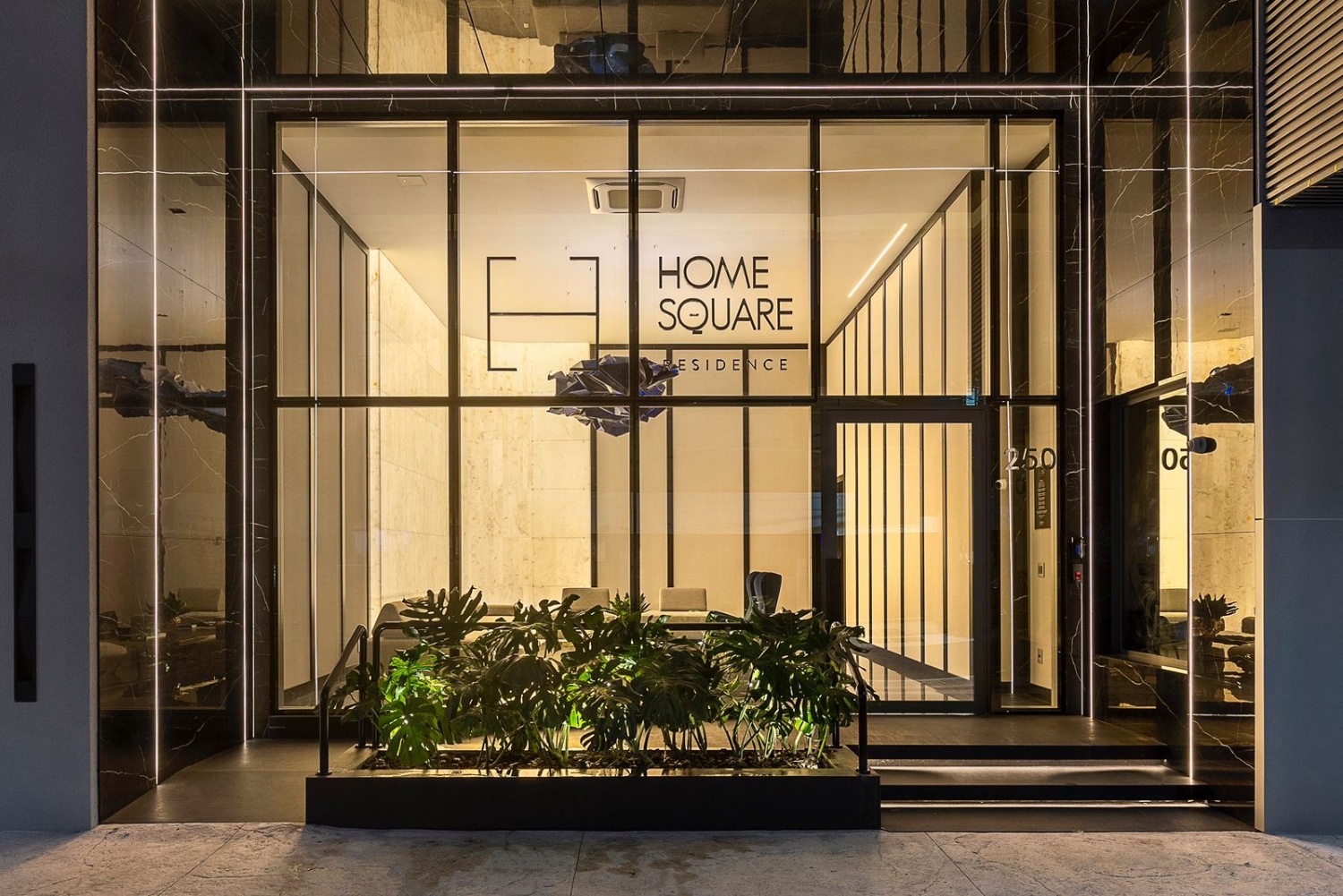 Apartamento no Ed. Home Square Residence no Centro de Balneário Camboriú