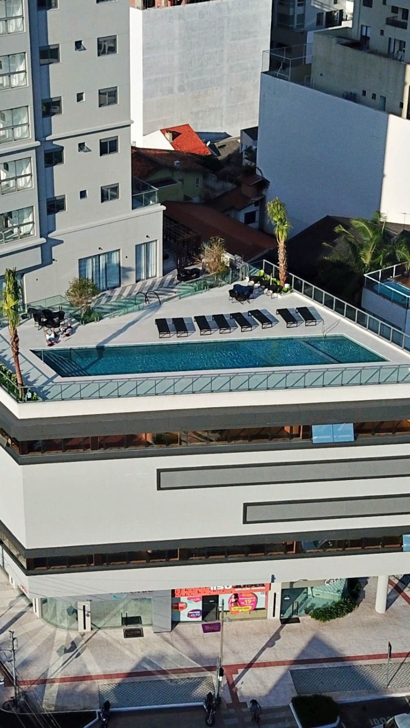 Apartamento no Ed. Home Square Residence no Centro de Balneário Camboriú