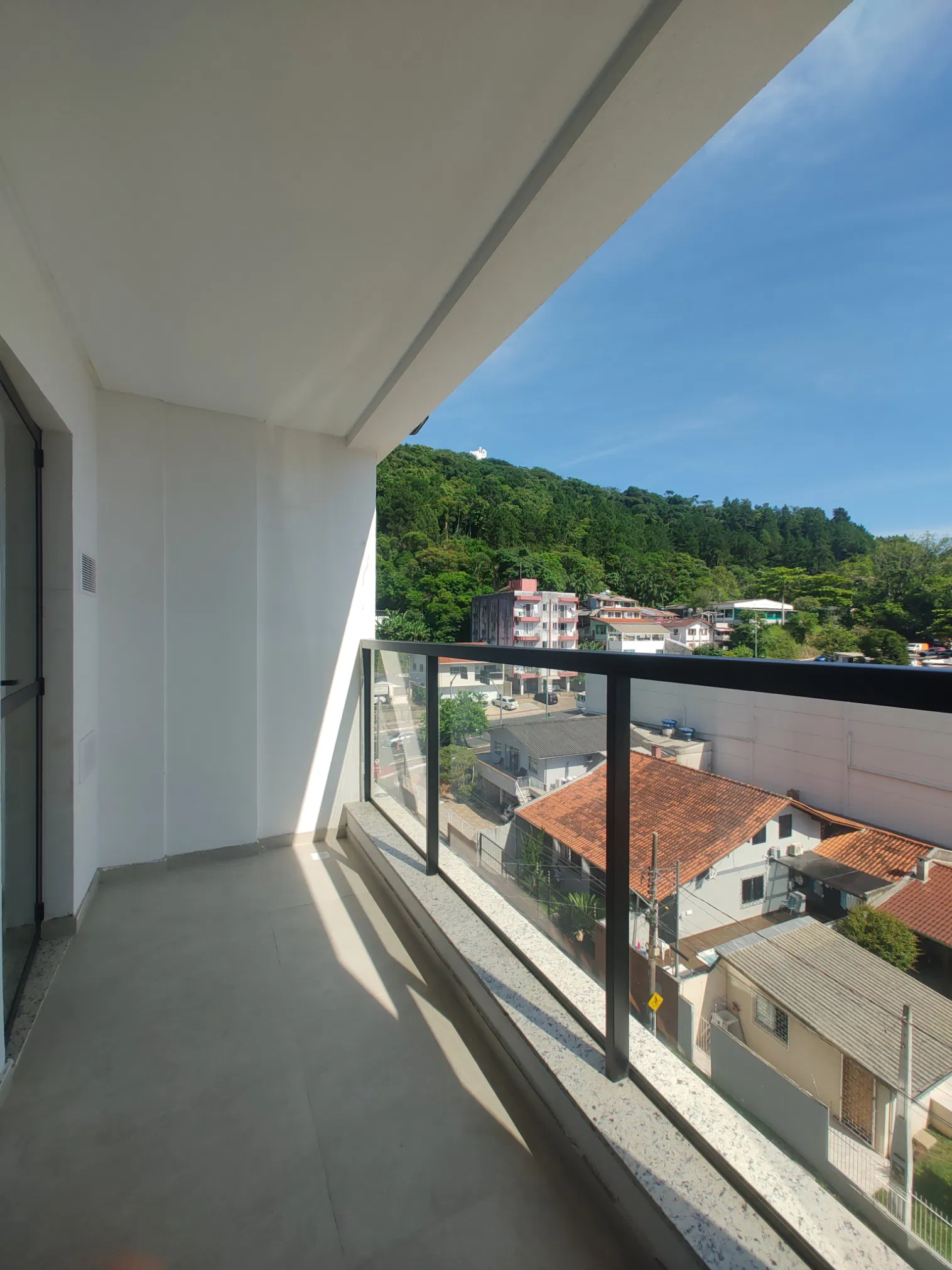 Apartamento no Edifício Plaza Viena em Balneário Camboriú - foto 3