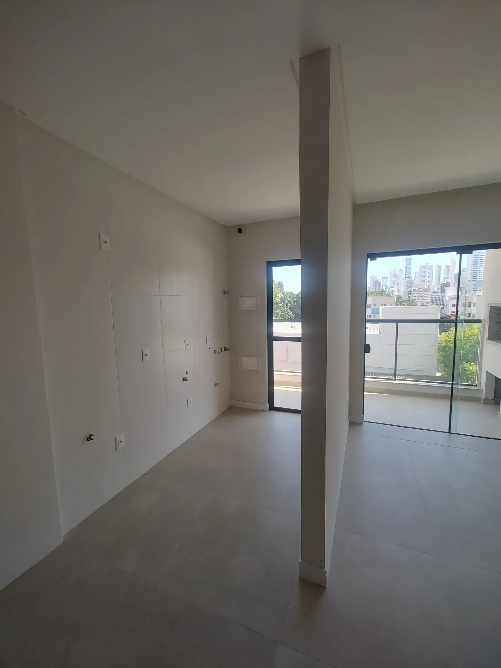 Apartamento no Edifício Plaza Viena em Balneário Camboriú - foto 7