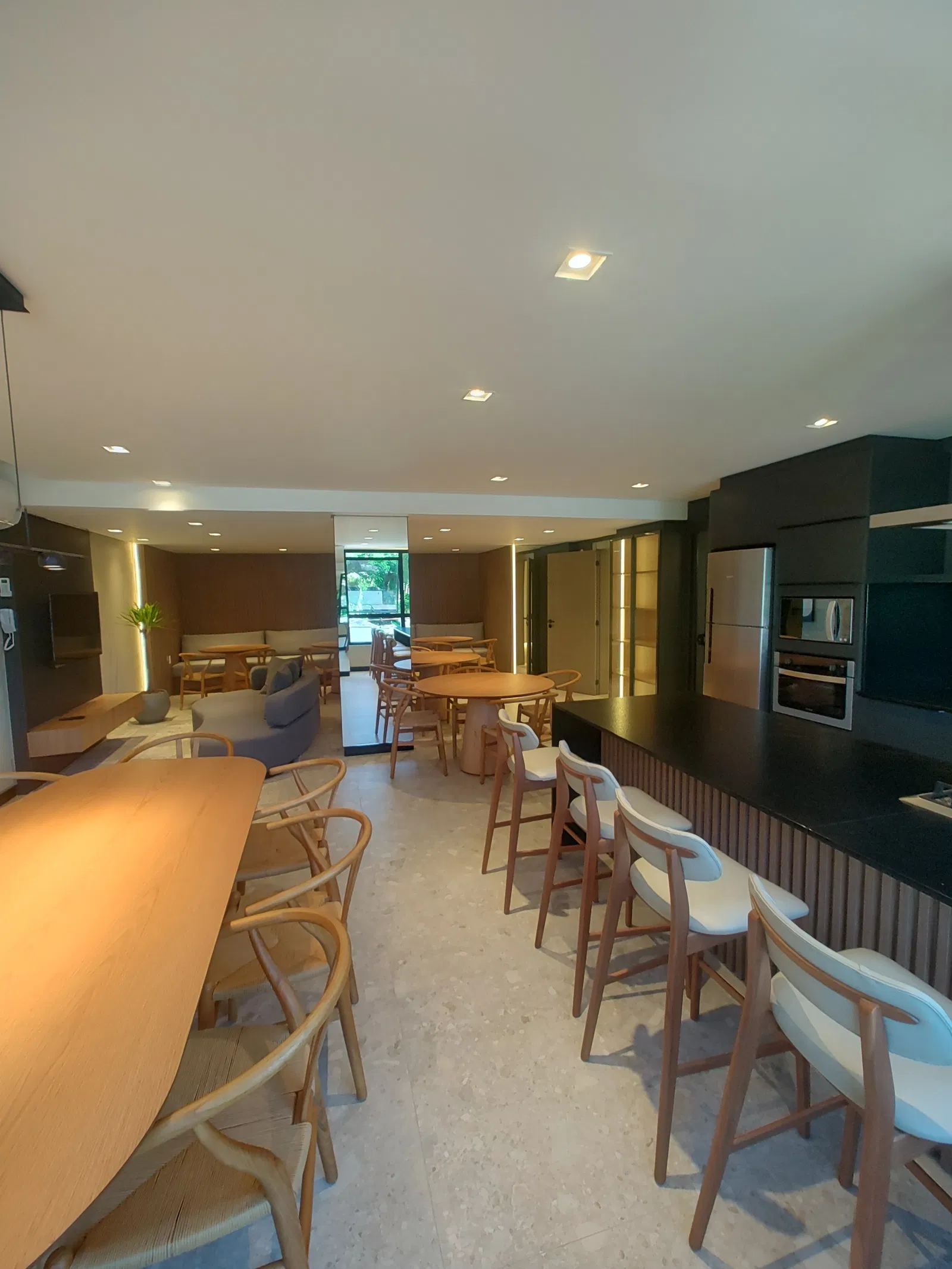 Apartamento no Edifício Plaza Viena em Balneário Camboriú - foto 8