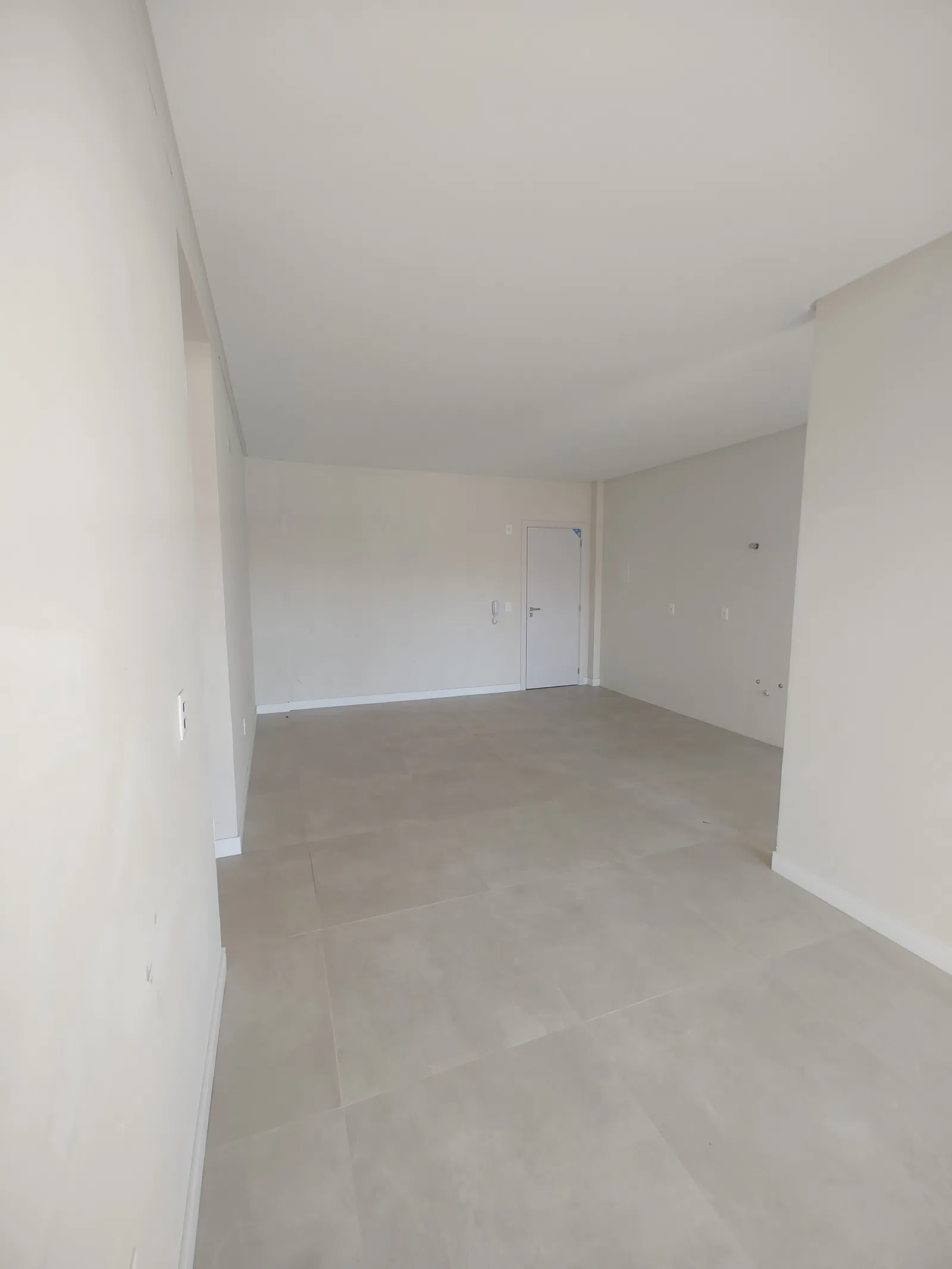 Apartamento no Edifício Plaza Viena em Balneário Camboriú - foto 17