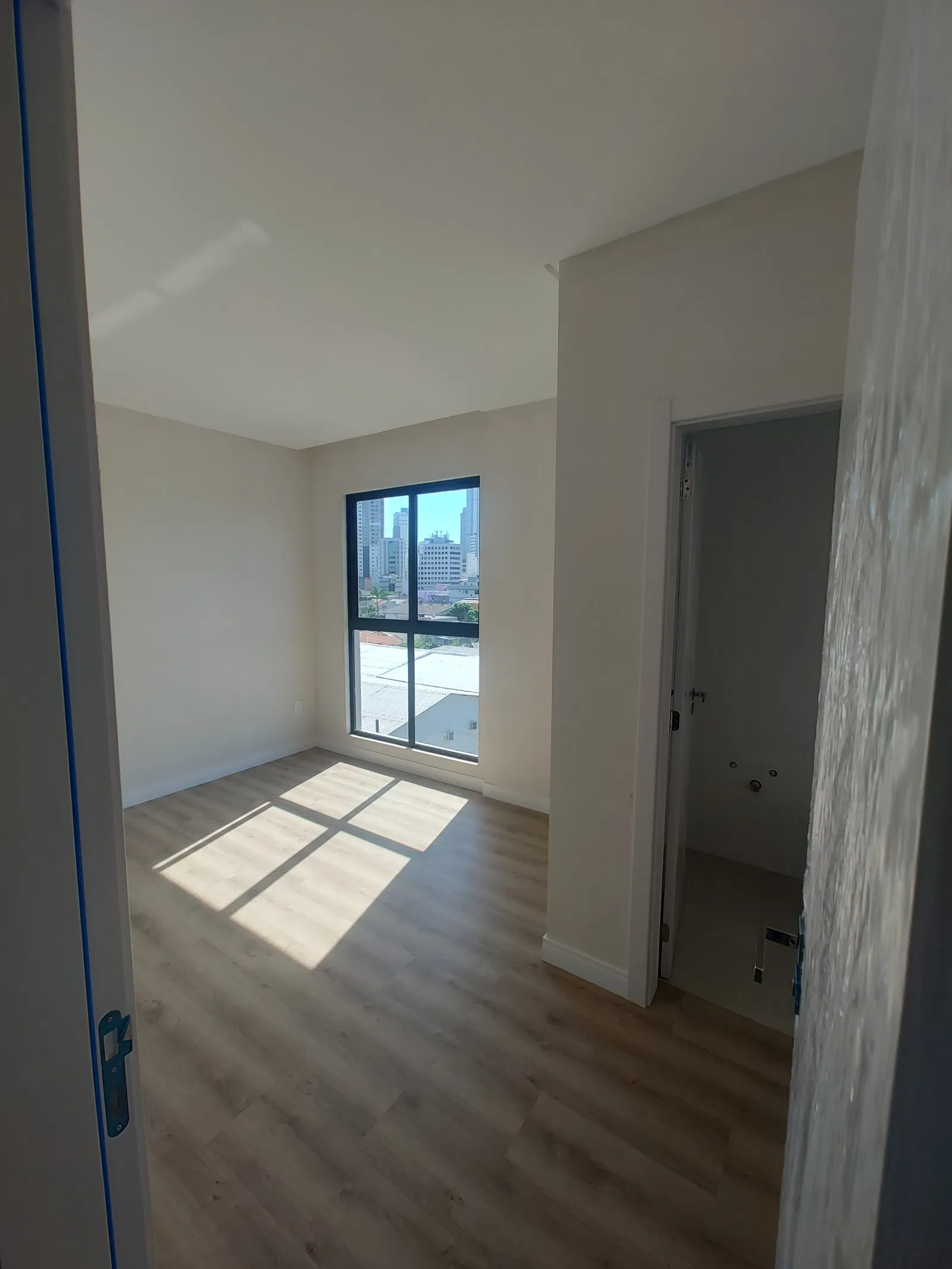 Apartamento no Edifício Plaza Viena em Balneário Camboriú - foto 18