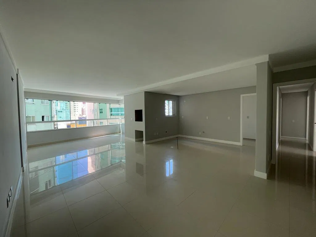 Apartamento no Edifício Lorena Cristina em Balneário Camboriú - foto 4